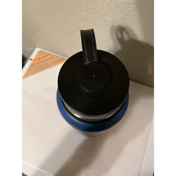 Hydro flask, 32 ounce stainless vacuum insulated flask - Picture 3 of 6